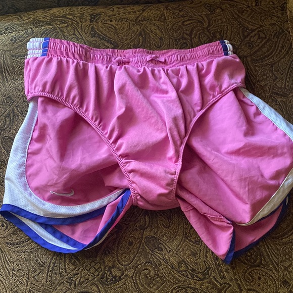 Nike pink running shorts - Picture 4 of 4